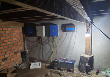  4kW hybrides Solarpumpensystem 2kVA Solar netzunabhängig Stromversorgungssystem in Kambodscha